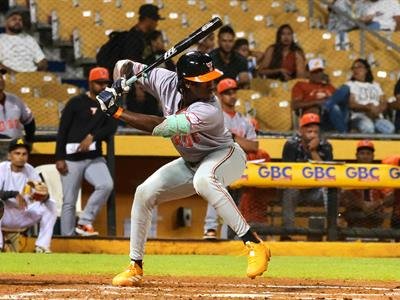 Celesten golpea el pitcheo de Águilas y Toros logran primer triunfo
