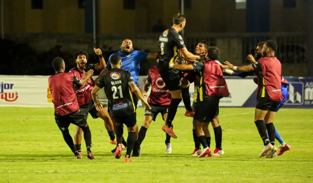Moca FC es líder solitario del fútbol dominicano, tras triunfo ante Cibao FC