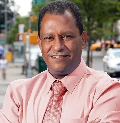 Luis Tejada celebra el congelamiento de la renta regulada en apartamentos de NYC; dominicanos obtendrán beneficios