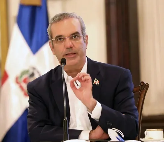 El presidente Abinader firma Ley para fomentar el crecimiento económico y afrontar la crisis global