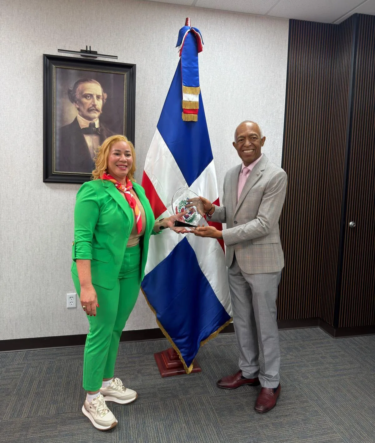 La Fundación KPM premia al cónsul dominicano en Nueva Jersey, José Santana