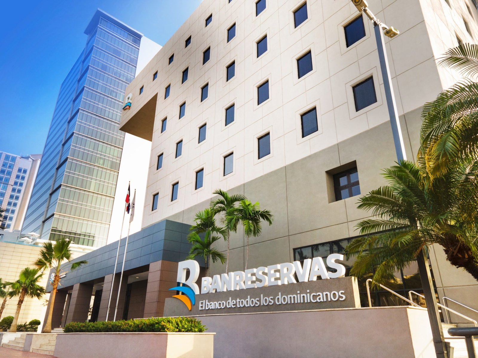 Banreservas galardonado con cuatro premios por World Finance, destacando como el Mejor Grupo Bancario en República Dominicana