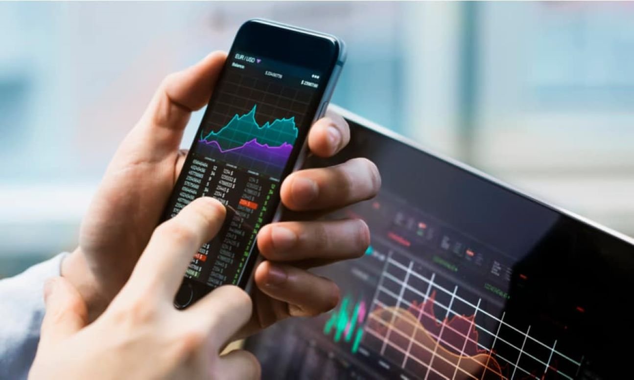 Las transacciones en el mercado bursátil se incrementan tres veces desde 2021, alcanzando casi 860,000