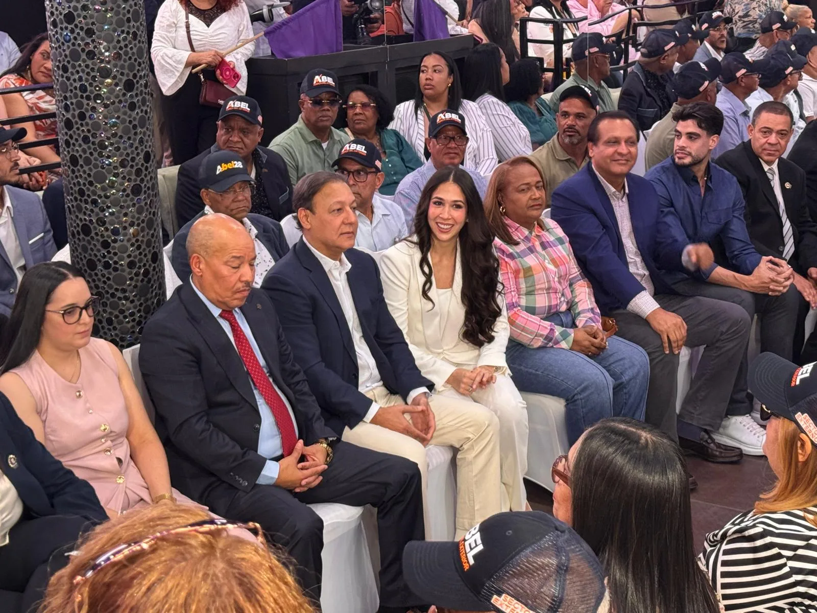 Sumando con Abel Martínez 2028 lleva a cabo un acto multitudinario de juramentación en Manhattan