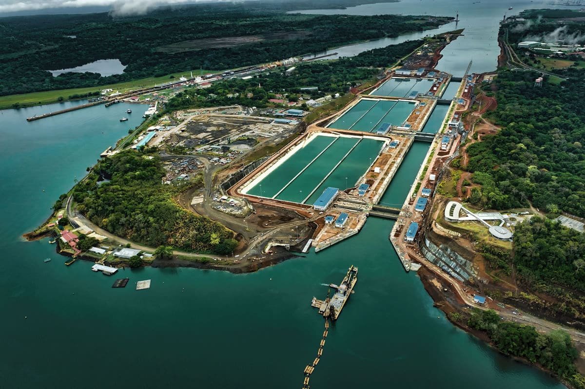 Trump insiste en que EE.UU. evitará que China controle el Canal de Panamá