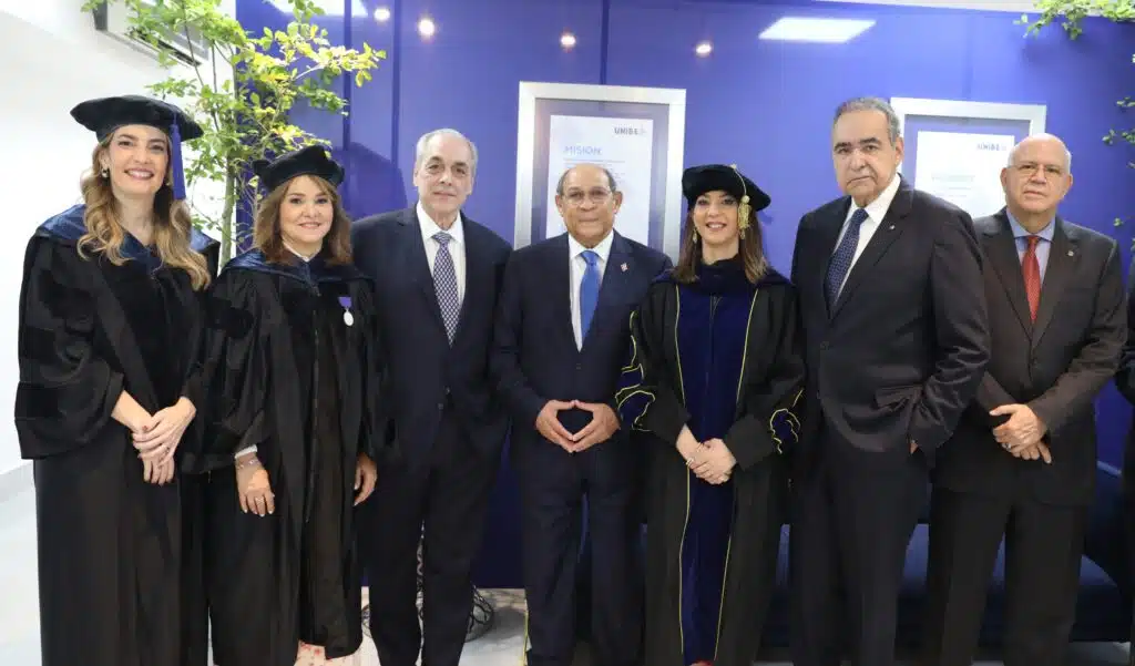 La Unibe celebra su 61ª graduación con la entrega de 683 nuevos profesionales