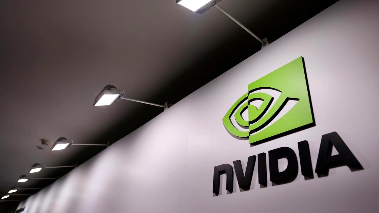Apple pone en jaque a Nvidia como la compañía más valiosa del planeta