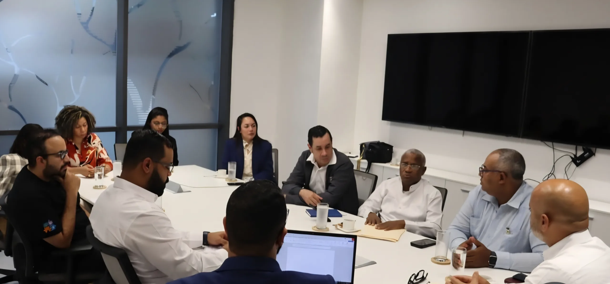 La Sociedad Dominicana de Ortopedia y ARS Primera discuten tarifas de servicio