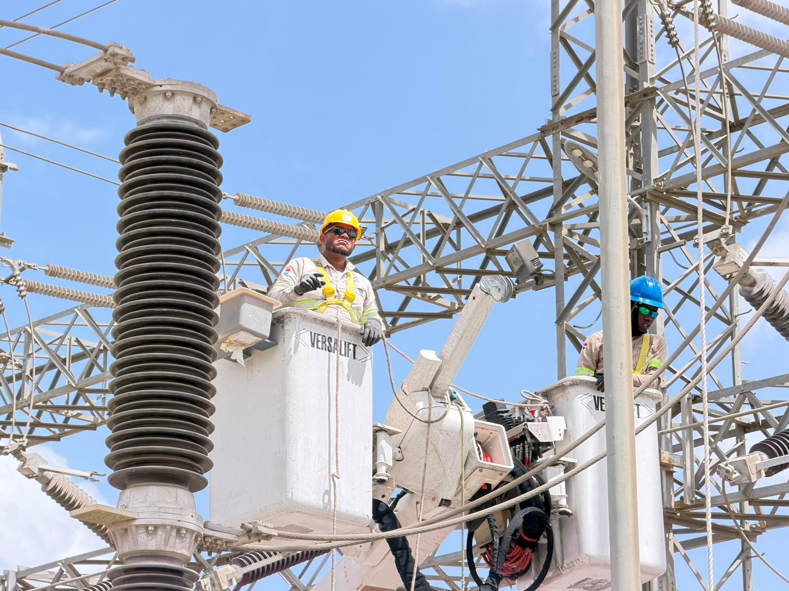 ETED aumenta esfuerzos para mejorar el suministro eléctrico en La Caleta