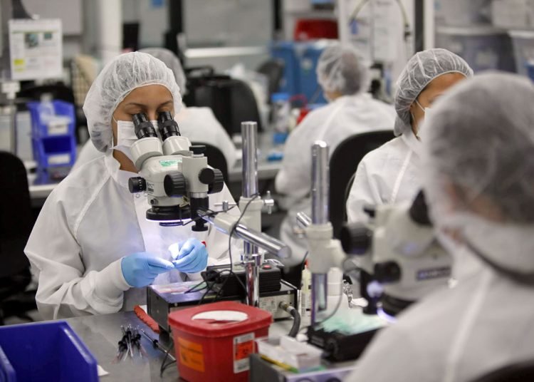 Las zonas francas de RD se destacan por dispositivos médicos, tabaco y textiles