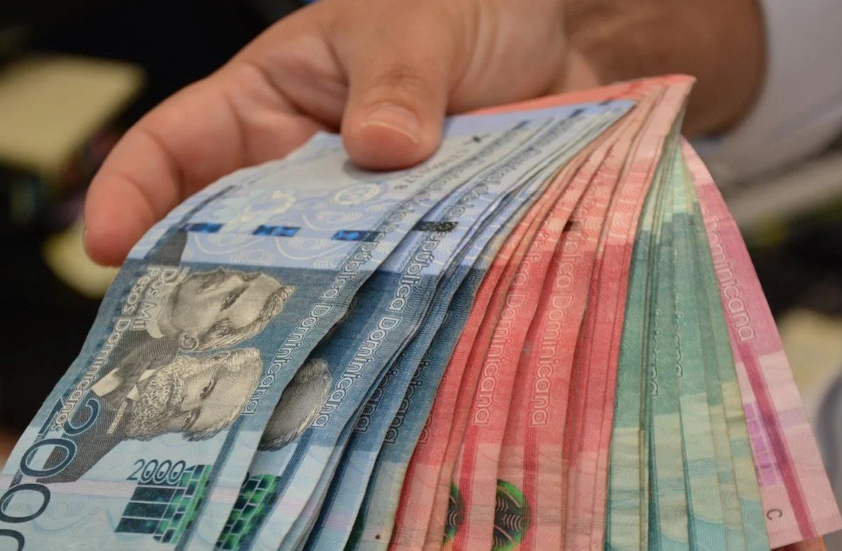 Casi el 50% de los trabajadores contribuyentes en RD reciben salarios inferiores a RD$30,000