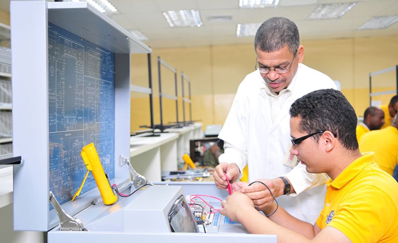 Zona Franca Las Américas promueve la capacitación técnica en comunidades aledañas