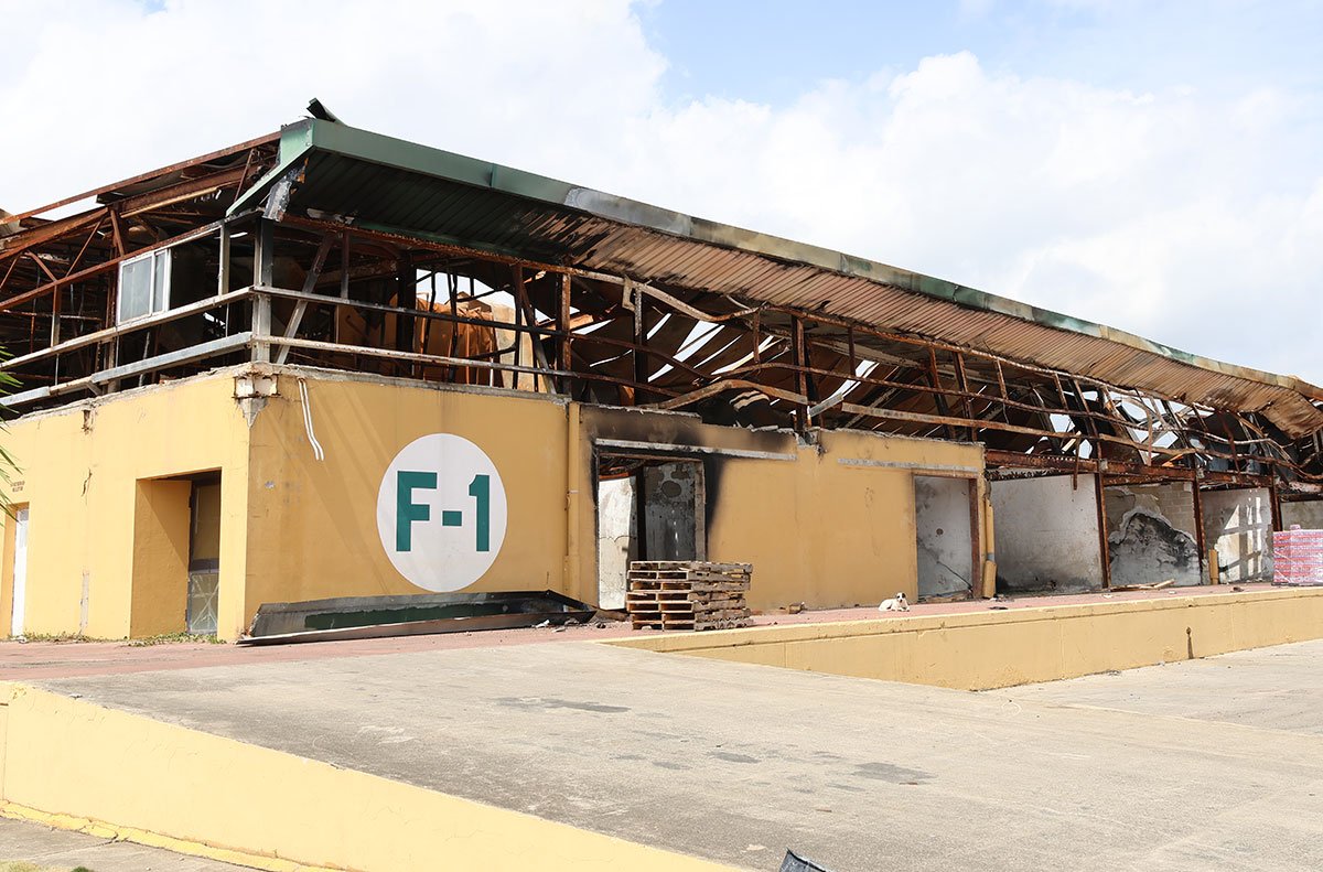 Merca Santo Domingo todavía se recupera del incendio del año pasado
