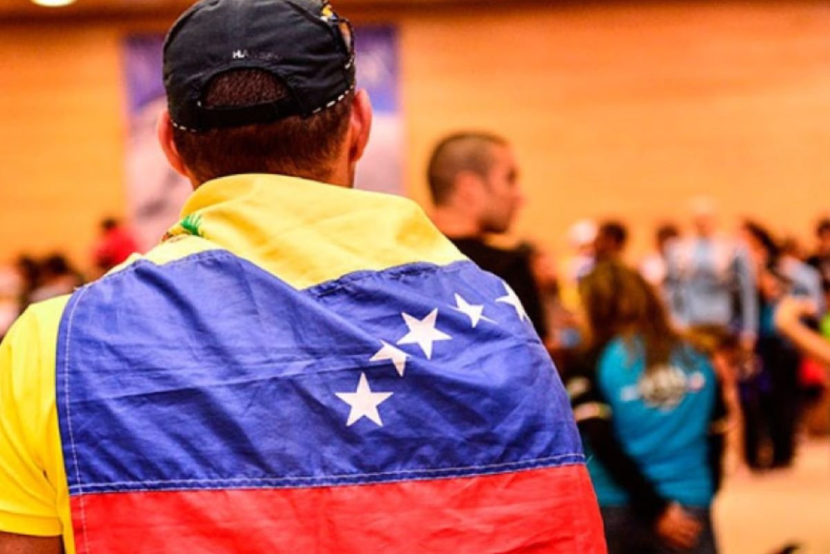 Salario mensual promedio de RD$65,000 para venezolanos en la formalidad