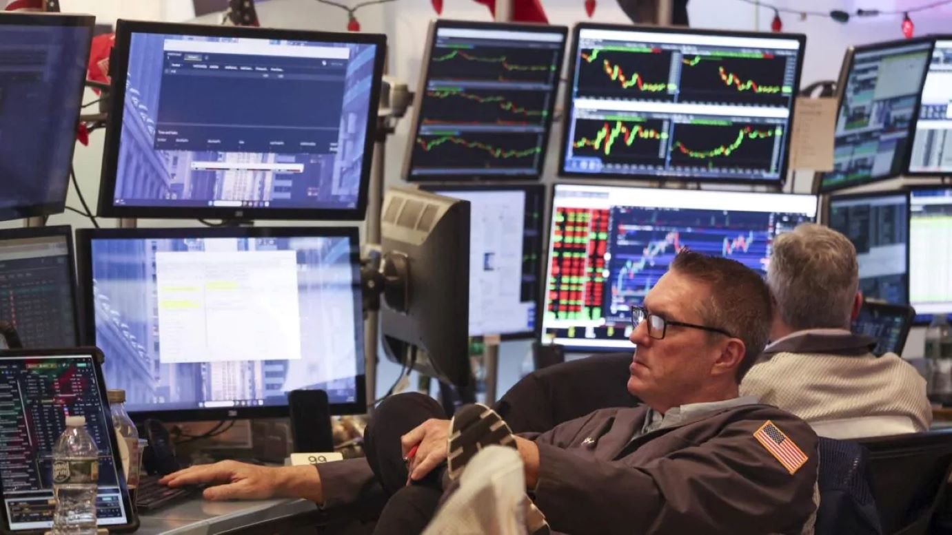 Wall Street finaliza en positivo, aunque el S&P y el Nasdaq registran pérdidas en julio
