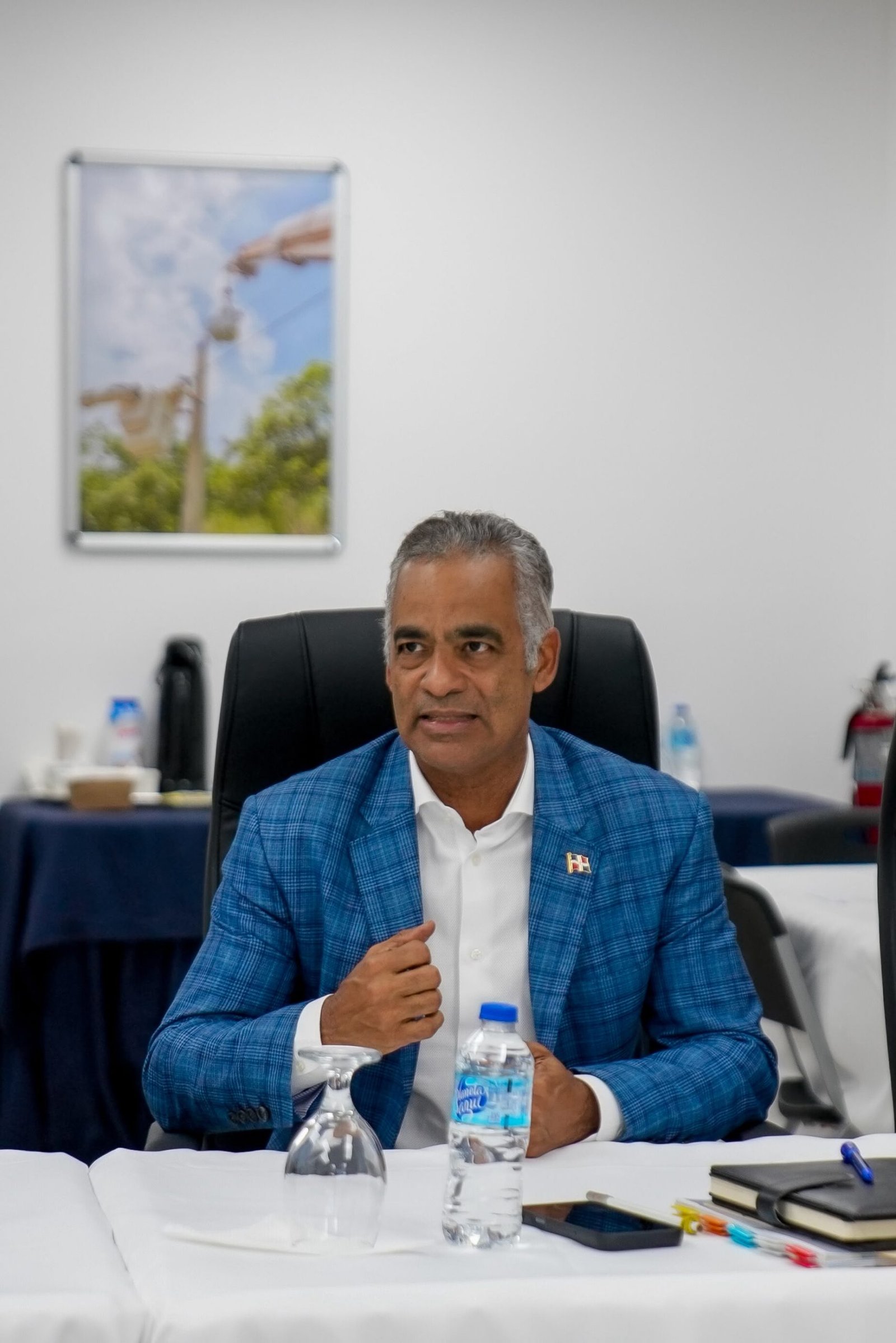 Joel Santos: «No hay intención de aumentar la tarifa eléctrica»