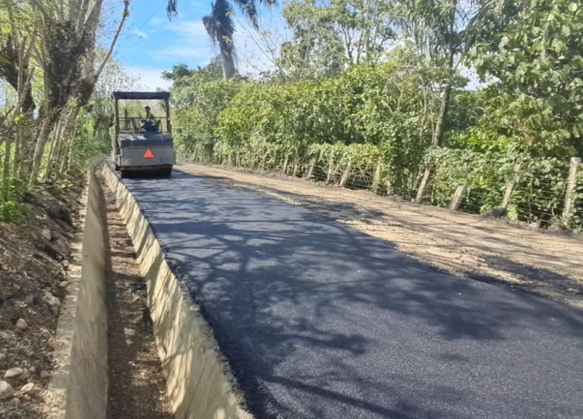 Dos iniciativas de infraestructura vial representan el 51.3% de la inversión pública en Hermanas Mirabal