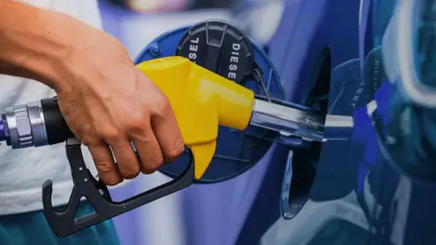 El Gobierno incrementa el costo de la gasolina regular y el gasoil regular en RD$3 por galón