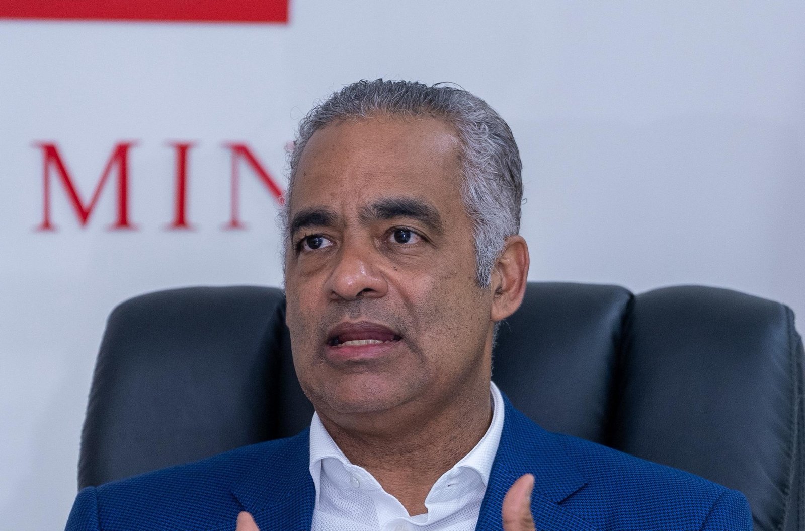 Joel Santos asume como presidente del CUED; Celso Marranzini es destituido