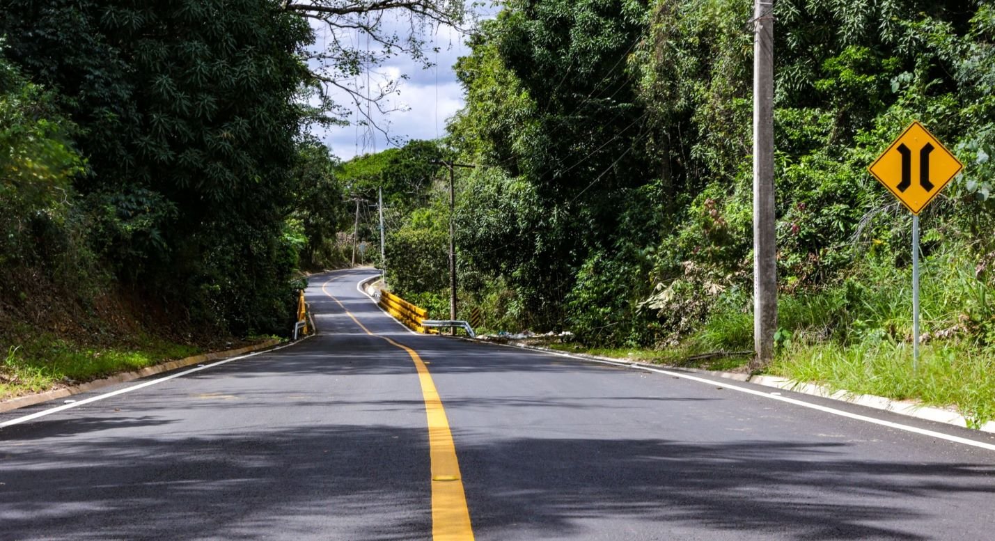 La inversión pública en Monte Plata se enfoca principalmente en la rehabilitación de carreteras