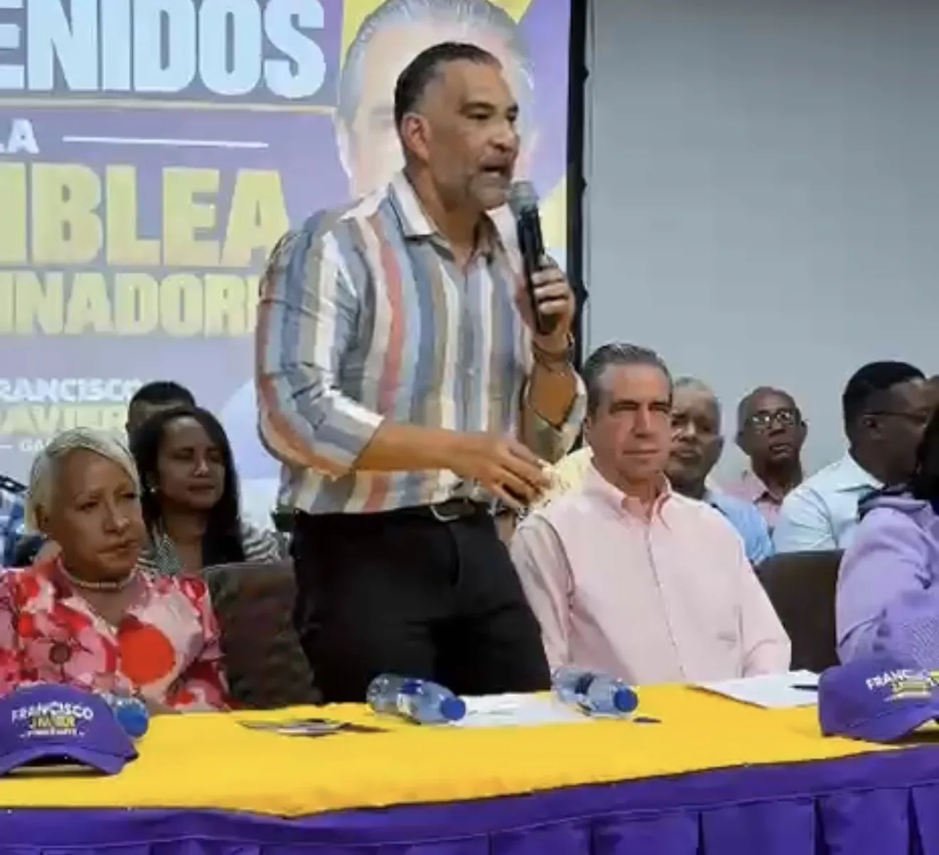 Luis Alberto organiza equipo en Santo Domingo Oriental para respaldar candidatura presidencial de Francisco Javier