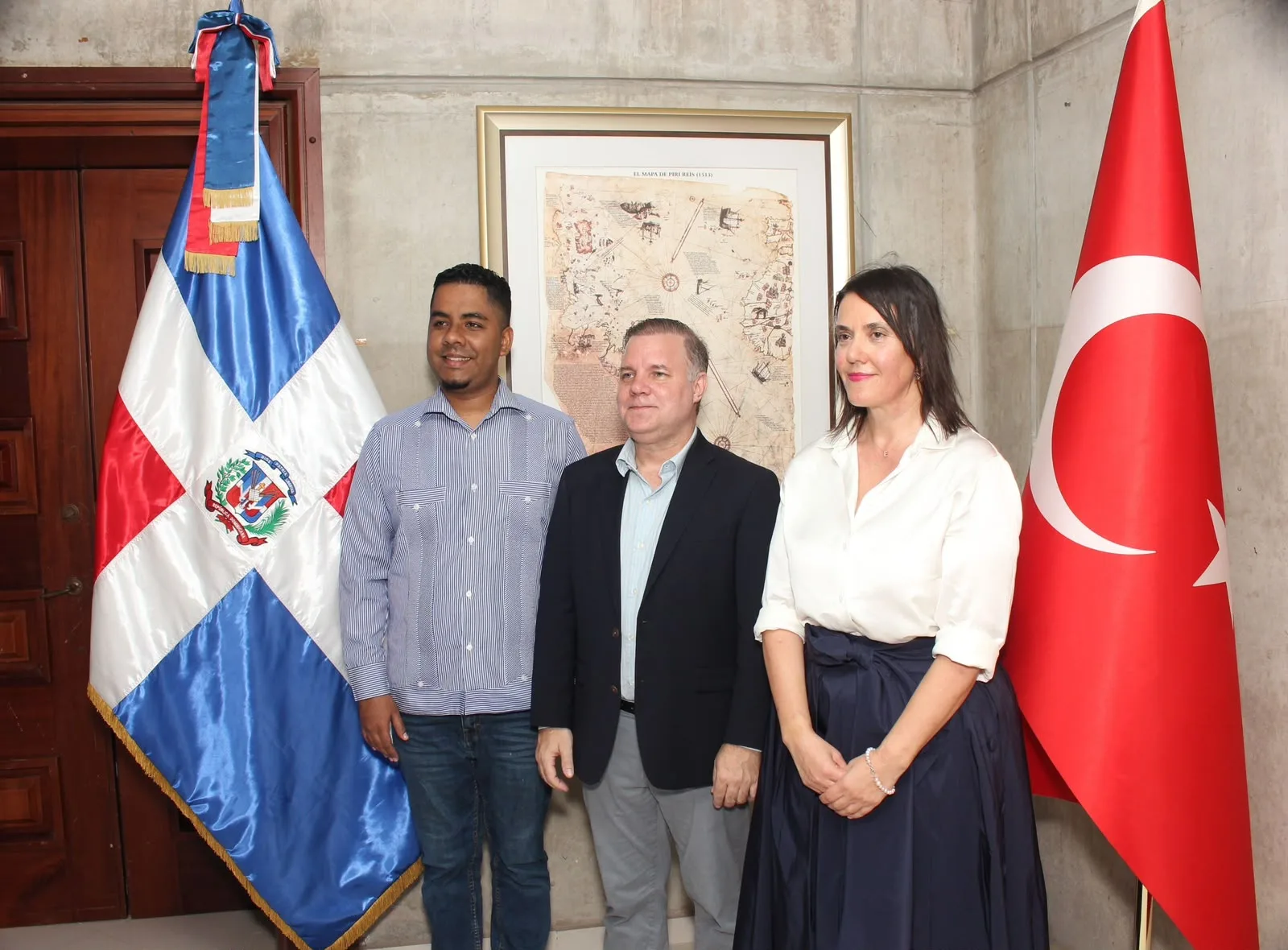 La Embajada de Turquía entrega una réplica del mapamundi de Piri Reis al Faro a Colón