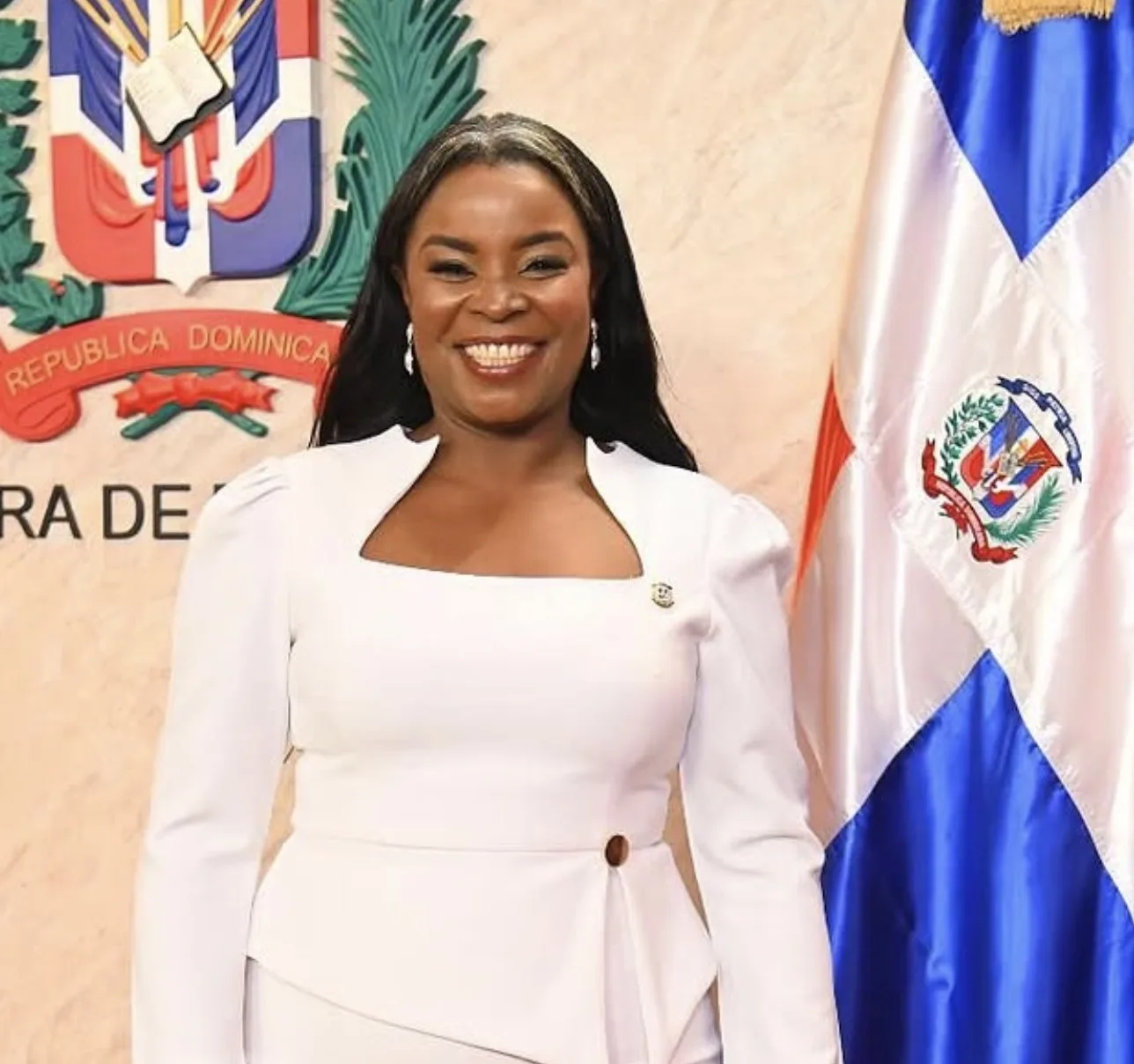 Detención de diputada del PRM por la Policía Nacional durante fiestas en Elías Piña