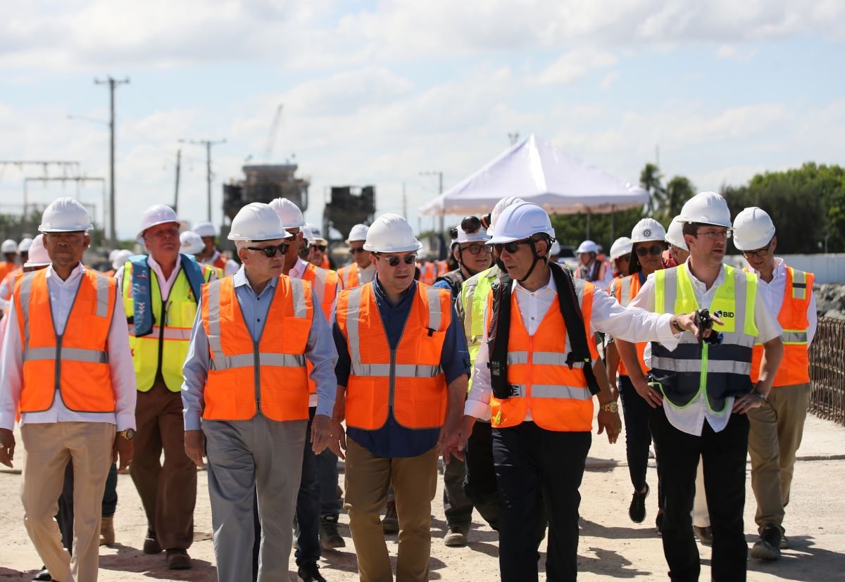 Supervisión de Progreso en la Nueva Terminal del Puerto de Manzanillo por Obras Públicas, Apordom y el BID