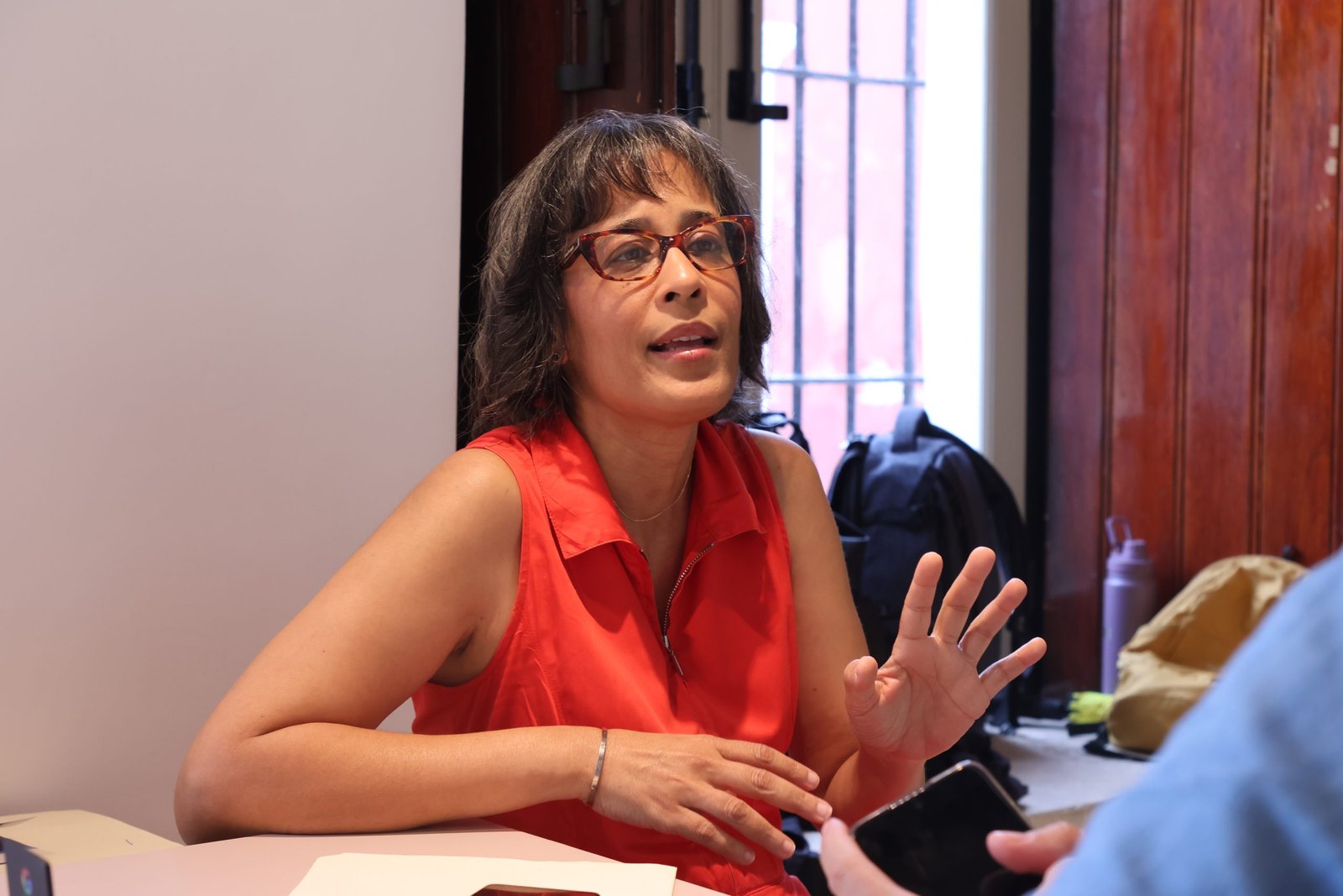 Marcos del cáncer transformados en una reflexión sobre memoria y solidaridad