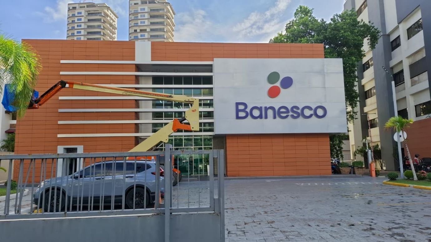 Banesco presenta un nuevo logo y un experto venezolano sugiere reevaluar la decisión