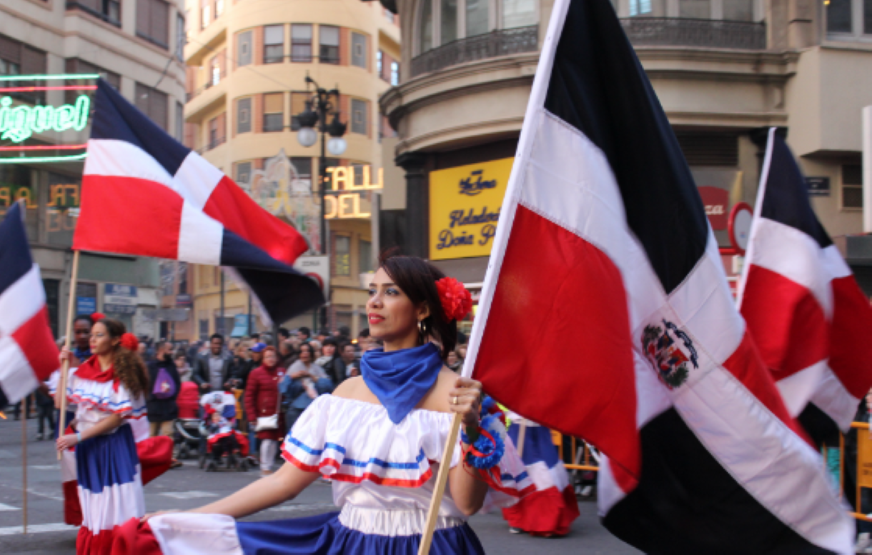 En España residen más de 207,000 dominicanos, con un 58.8% de mujeres